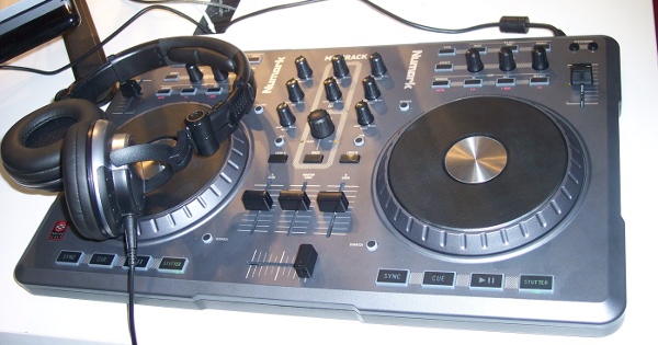 Numark Mixtrack 2