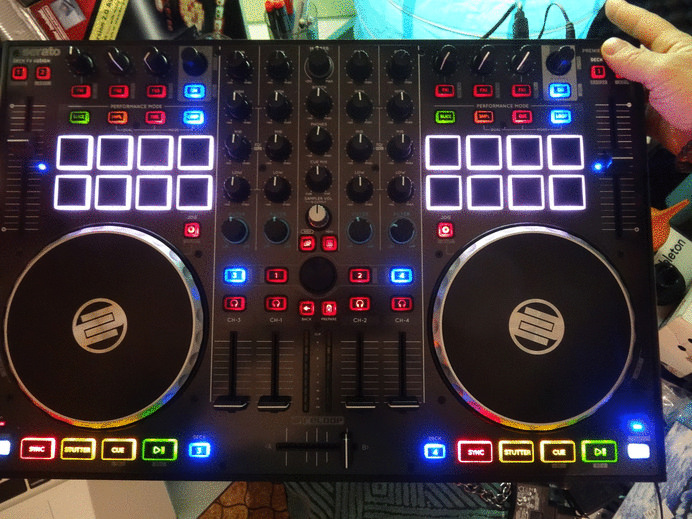 Reloop Terminal Mix 2 4