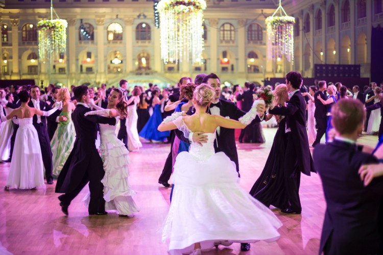 Grand Waltz In Shifting Halls